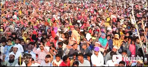 वक्त के हाकिमों बादशाहों सुनो,
ज़ुल्म की फौज के सरबराहों सुनो ।
क़ातिलों के सभी ख़ैरख़ाहों सुनो,
एै सियासत के मग़रूर शाहों सुनो ।
मत समझना डराने से डर जाएँगे 
#ImranPratapgarhi