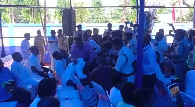 औरंगाबाद: शैक्षणिक अराजकता, एवं अन्य मुद्दे को लेकर #बिहार के #राज्यपाल के समक्ष जोड़दार #विरोध प्रदर्शन किया।
#ABVPForEducation