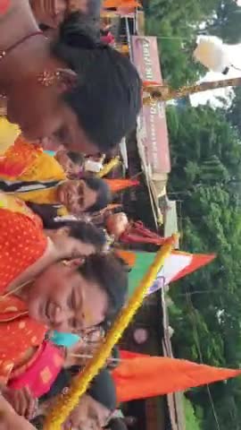 जबलपुर: मईया नर्मदा के आँचल से दिव्य काँवड़ यात्रा भाजपा नेत्री अंजू भार्गव के नेतृत्व में #मईया का जल भोले को अर्पण#
