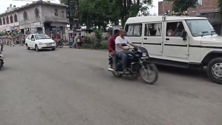 मुरैना नगर: घर घर तिरंगा यात्रा के राष्ट्रीय उत्सव को 5 वीं बटालियन के सैनिकों ने चलाया अभियान
#morenanews