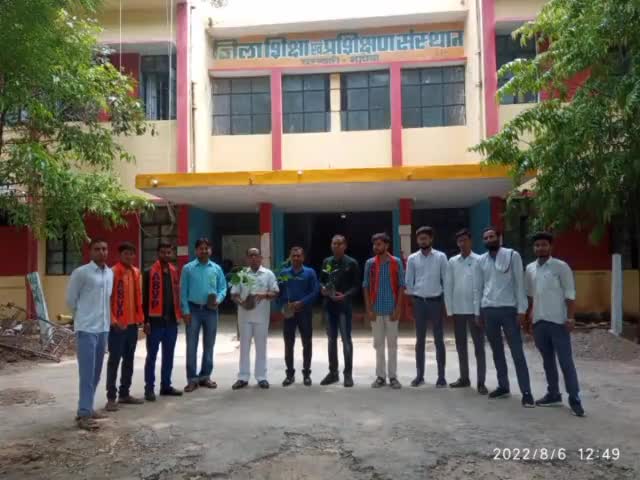 #ABVP_MAHOBA
#वृक्ष_मित्र_अभियान
अखिल भारतीय विद्यार्थी परिषद चरखारी नगर के कार्यकर्ताओ द्वारा #वृक्ष_मित्र_अभियान के अंतर्गत जिला शिक्षा एवं प्रशिक्षण संस्थान चरखारी में वृक्षारोपण किया गया