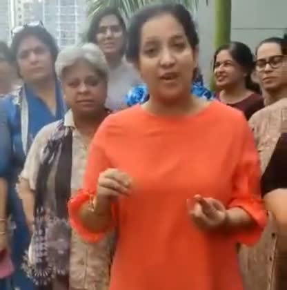 गौतम बुद्ध नगर: #Noida में #BJP नेता की अभ्रदता के बाद पीड़िता का बयान, सोसाइटी में महिलाओं ने प्रदर्शन किया। #NoidaNews #UPNews #Crime