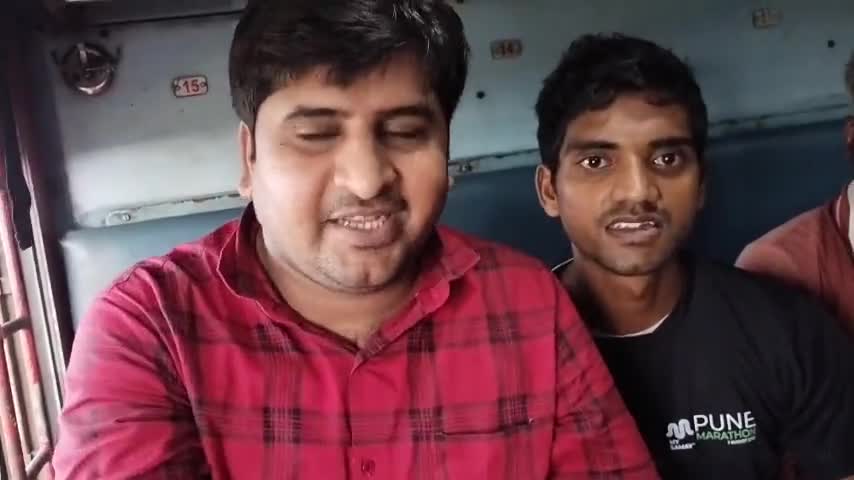 ग्वालियर से दिल्ली की तरफ ट्रैन सफर में युवा #एथलीट कृष्णपाल राठौर व शकुन्तला से #खेल में बच्चों की चुनौतियों को जाना