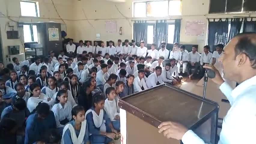 विद्यार्थियों को पैसा कमाने के गुर सिखाए #7015551486