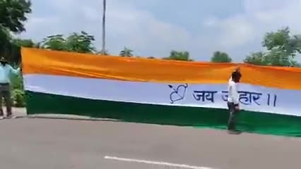 #आदिवासी_दिवस पर पूर्वी राजस्थान में इतना बढ़ा तिरंगा! जय #जोहार जय #प्रकृति जय #आदिवासी जय #भारत #tribalday