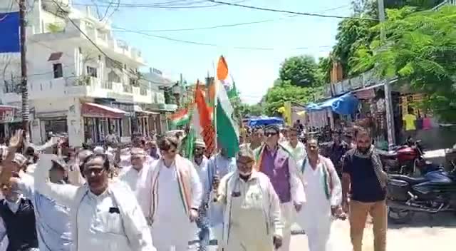 आज गोला गोकर्णनाथ में आजादी गौरव पदयात्रा।
#आज़ादी_गौरव_यात्रा