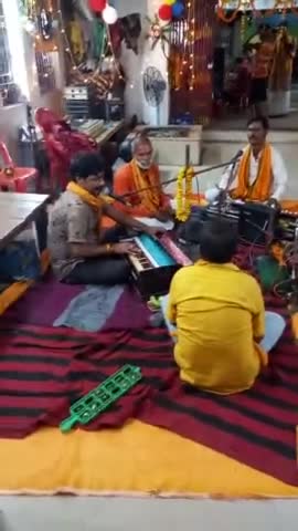 आरा ब्लॉक शिव मंदिर के #तत्वावधान से सावन 
अंतिम सोमारी पर #अंखड किर्तन का आयोजन हुआ!