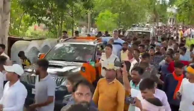 नेता जी #pappuyadavjapl का काफिला,, 
हमेशा जन हित की लडाई मै अग्रसर 🙏
#shoukatazmi #shoukatazmi