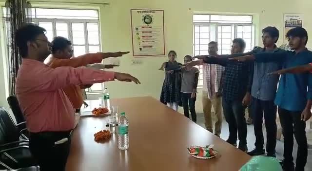 #nyk dausa , swachhata pledge
, bandikui block coordinator kunti jarwal