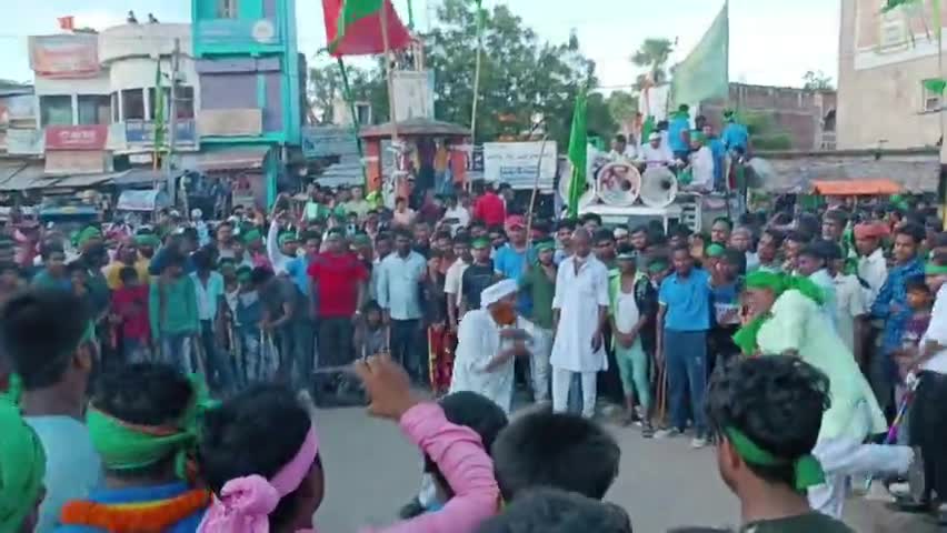 नौजवान कमेटी इस्लामनगर के द्वारा निकाला गया विशाल शांतिपूर्ण जुलूस जिसमें दिखाया गया एक से बढ़कर एक कर्तव्य। 
#MUHARRAM