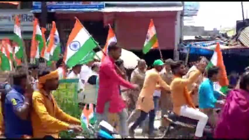 paliya vidhayak Romi Sahni ne nikaali Tiranga raili #paliakalan #lakhimpurkheri #lakhimpurखीरी
