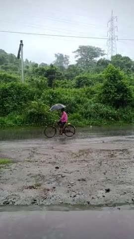सुबह से बारिश हो रही है। #It has been raining since morning.