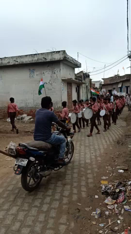 पीलीभीत: आजादी का अमृत महोत्सव के अंतर्गत गौनेरी बड़ी में हर घर तिरंगा रैली से लोगो को किया गया जागरूक।#dmpilibhit #harghartirnga