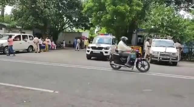 तेजस्वी यादव के cm बनते ही सुरक्षा व्यवस्था कड़ी कर दी गई है।#biharpolitics #tejasawiyadav#nitishkumar