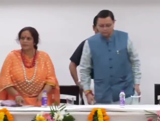 साध्वी प्राची जी ने मुख्यमंत्री श्री पुष्कर सिंह धामी जी को रक्षाबंधन पर राखी बांधी #pushkarsinghdhami #sadhviprachi