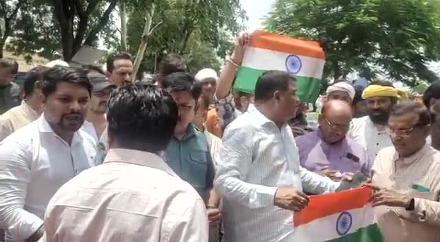 #राष्ट्रध्वज के सम्मान में