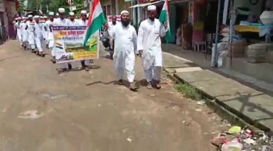 इमामगंज: रानीगंज मदरसा तालीमुल क़ुरआन के बच्चों ने हर घर तिरंगा अभियान के तहत निकाला जागरूकता मार्च #जागरूकता