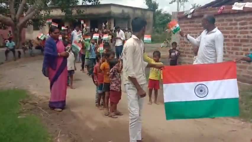 पांकी : राजकीय उत्क्रमित मध्य विद्यालय आदिवासी टोला में निकाले गए तिरंगा अभियान। 
# har_ghar_tiranga #har_ghar_fouji