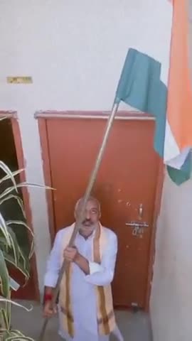 जियें सदा तिरंगे के लिए, यही अभिमान रहे यह हर्ष,
न्योछावर कर दें हम सर्वस्व, हमारा प्यारा भारतवर्ष।

मा० प्रधानमंत्री श्री Narendra Modi जी के आव्हान पर आइए हम सब भी #HarGharTiranga अभियान का हिस्सा बनें और अपने घरों पर तिरंगा फहराकर #Azadi