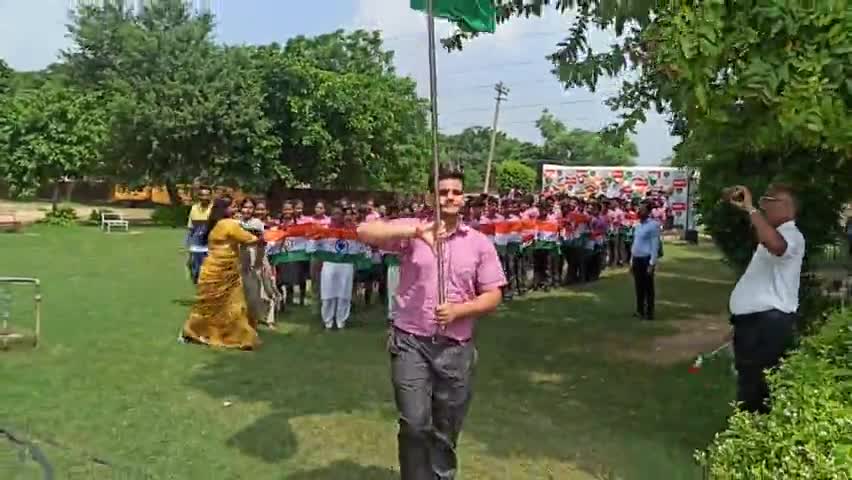फतेहाबाद: आज शहर फतेहाबाद के निजी स्कूल ने धूम धाम से आजादी का अमृत महोत्सव मनाया#harghartirangaअभियान