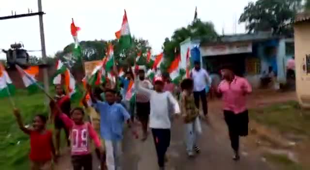 #harghartirangacampaign 
कांके के मेसरा मंडल में बच्चों ने निकाला तिरंगा यात्रा