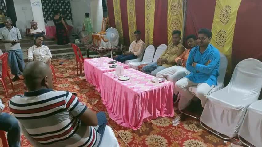 रुधौली विधानसभा क्षेत्र के पुरैना ( पोखरभीटवा ) निवासी श्री संजय चौधरी जी के बाबा जी के ब्रह्मभोज के कार्यक्रम में शामिल हुआ ।

                      आपका #जितेन्द्र_यादव
                           जिला सचिव