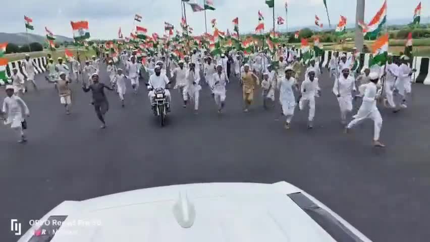 कपड़ों से नहीं आचरण से होती है व्यक्ति की पहचान. मदरसा स्टूडेंट्स, जमीयत (मेवात).

#realabdulhannan 
#Tiranga #HarGharTiranga #AazadiKaAmritMahotsav #Tirangayatra