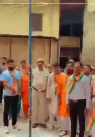 गाज़ियाबाद: वार्ड 75 पार्षद पद के भावी उम्मीदवार सौरभ नागर द्वारा झंडा फहराने का कार्यक्रम किया गया #uttarpradeshelection2022