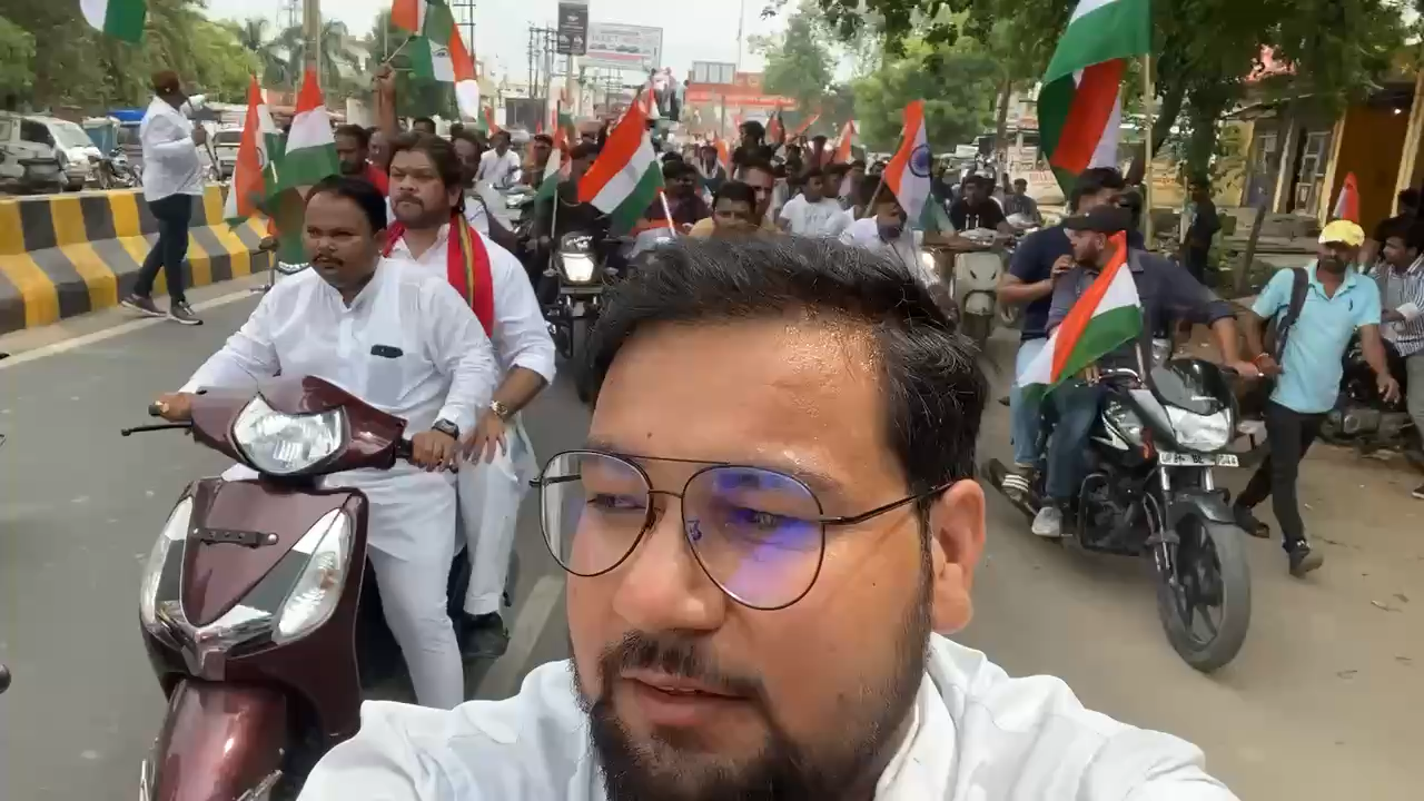 कोल: अलीगढ़ में समाजवादियों की तिरंगा यात्रा ।

#trangan #Yatra @aligarh