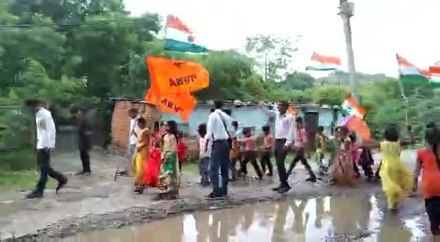 अखिल भारतीय विद्यार्थी परिषद चरखारी नगर इकाई में चल रही #परिषद_की_पाठशाला_रूपनगर में #ध्वजा_रोहण किया गया। जिसमें मुख्य अतिथि श्री महिपाल साहू जी (साहू प्रॉपर्टी डीलर ) विशेष उपस्थिति जिला प्रमुख सुनील तिवारी, जिला संयोजक मोहित घोष उपस्थित