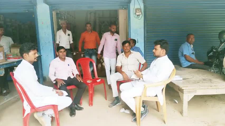 रुधौली विधानसभा क्षेत्र के जहलीपुर में रामललित चौधरी जी के नए प्रतिष्ठान "चौधरी इलेक्ट्रॉनिक" के उद्घाटन के कार्यक्रम में शामिल हुआ ।

                      आपका #जितेन्द्र_यादव
                           जिला सचिव
