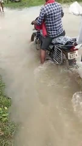 नटेरन: पांच गेट खोले पेग्याई डेम के ग्रामीणों को  हो रही बारिश और पुल चढ़ने से आई दिक्कत #ganjbasoda #nateran #brekingnews