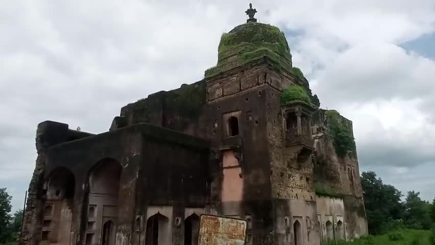 राष्ट्रीय धरोहरे हो रही खंडहर #public_app #publicnews #publickehero #newzbox #मध्यप्रदेश