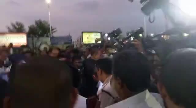 पटना ग्रामीण: Lalu Yadav at Patna Airport #patna #patnanews #laluprasadyadavrjd #airport #rjdbihar #biharelection #biharnews