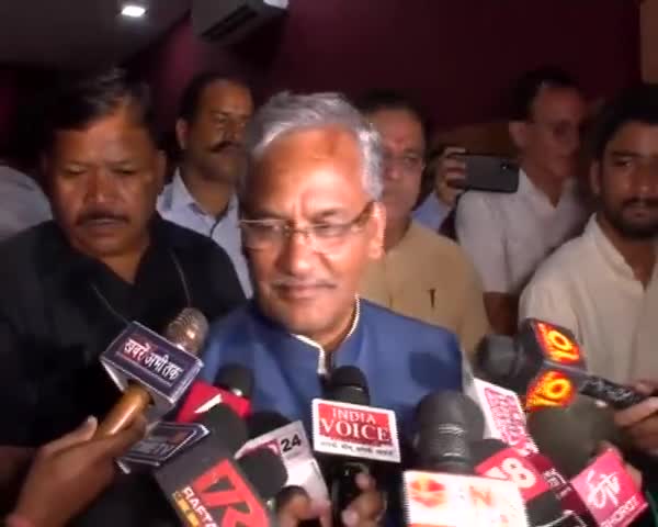 देहरादून: UKSSSC पेपर लीक मामले में बोले पूर्व सीएम त्रिवेंद्र सिंह रावत, कहा तह तक पहुंचना जरूरी
#uttarakhand  #Uksssc