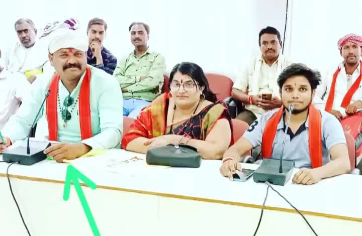 माफियाओं में खौफ पैदा करने वाले,, नशामुक्ति अभियान में अग्रसर,, हमें अत्याधिक प्रेम करने वाले,, #विजय_पटेल_जी,, शांति सुरक्षा मंत्री,, (भगवती मानव कल्याण संगठन दमोह) को #जन्मदिवस की अनंत शुभकामनाएं एवं बधाई #GajendraSahuBSCP
