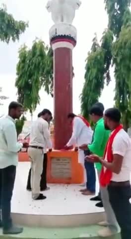#बलिया #बलिदान दिवस पर #भाजपा कार्यकर्ताओं के साथ #शहीद स्मारक पर #पुष्पांजलि कर नमन किया।