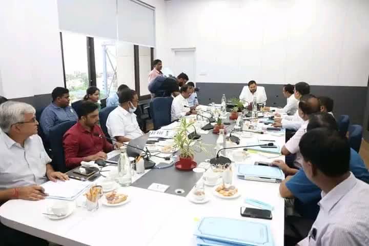 #उपमुख्यमंत्री Tejashwi Yadav ने #संभाला #ग्रामीण कार्य #विभाग का पदभार 

#TejashwiYadav #bihar #NitishKumar