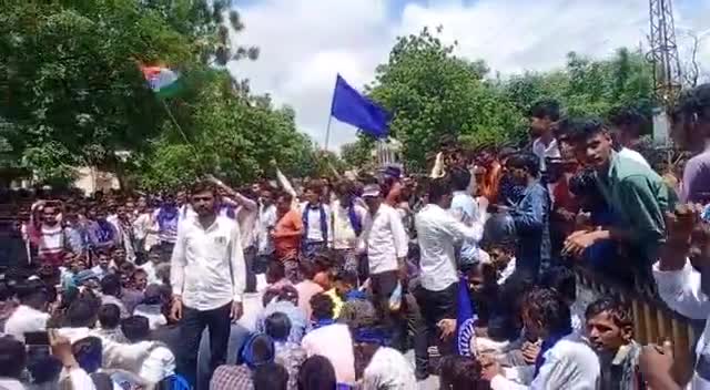 #जालौर #सोनिया_जोया द्वारा विशाल धरना प्रदर्शन
चंद्रशेखर आजाद चंद्रशेखर आजाद जी की रिहाई के लिए