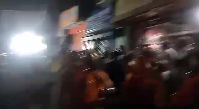 अमरोहा: अमन की नगरी अमरोहा मे रामडोल शोभा यात्रा मे कव्वाली "मुहम्मद के शहर मे" पेश करते हुए कलाकार #amroha #amrohanews #up23