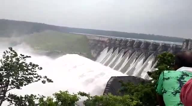 मंडीखेड़ा डेम के सभी गेटो को फिर से खोल दिया गया है #मड़ीखेड़ा #न्यूज#शिवपुरी