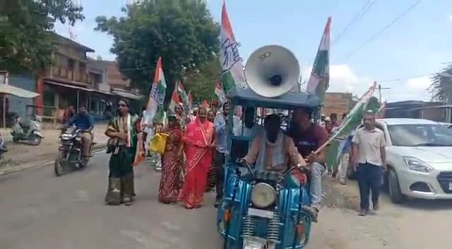 महाराजगंज: #मंहगाई व छुट्टा मवेशियों को लेकर सरकार के खिलाफ शिवगढ़ ब्लॉक में कांग्रेसियों का विरोध-प्रदर्शन।