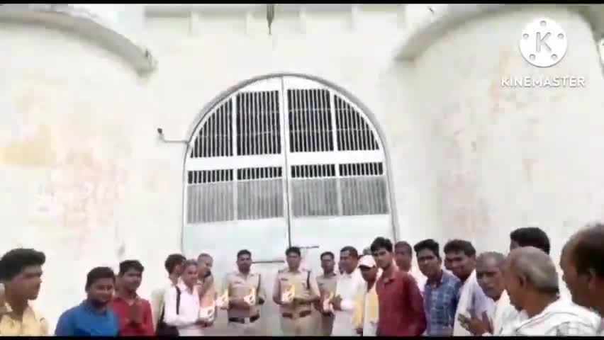 हटा: #headlinestoday 
#संत रामपाल जी महाराज जी के सानिध्य में हट्टा उप जेल में LCD के माध्यम से हुआ सत्संग का आयोजन।
