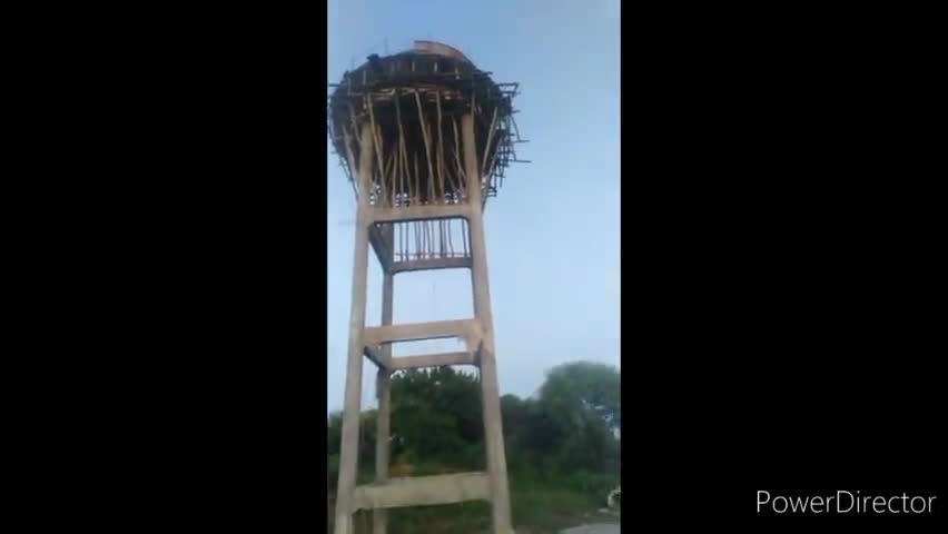 #मालखरौदा :- मजदूरों के भरोसे चल रहा करोड़ो रूपये की लागत से पानी टंकी का निर्माण कार्य #MALKHARODA #JANJGUR_CHAMPA #NEWS