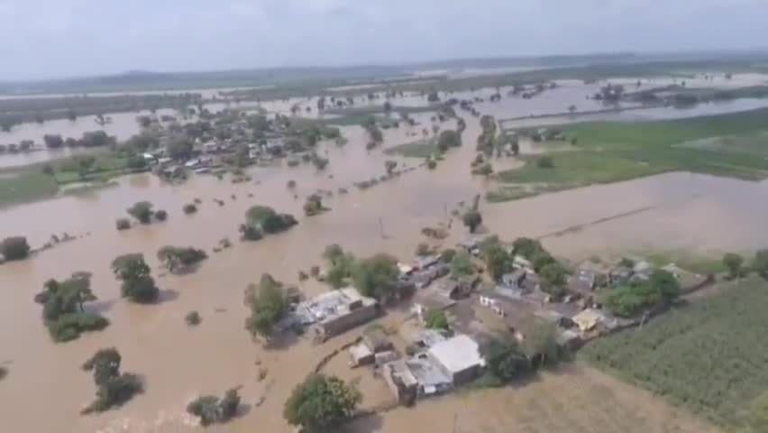 बाढ़ पीड़ितों के पुनर्वास,भोजन और स्वास्थ्य की देखभाल में जुटा प्रशासन,समाजसेवी भी कर रहे मदद। #बाढ़ #मदद #प्रशासन #भोजन