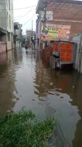 प्रयागराज: ##छोटा बघाड़ा प्रयागराज मे बाढ़ से प्रभावित लोग ##