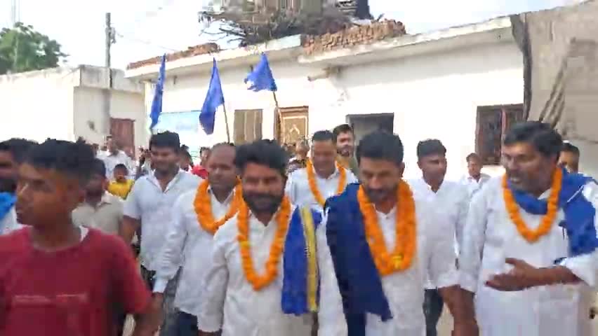 आज #नजीबाबाद विधान सभा क्षेत्र के ग्राम #धनसनी में भीम आर्मी आजाद समाज पार्टी की संयुक्त मीटिंग हुई समस्त ग्रामवासियों का आभार
