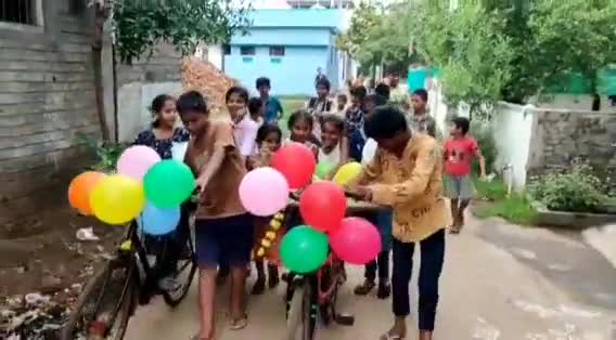 మండలంలో ఘనంగా గణపతి నవరాత్రి మహోత్సవాలు.. వినాయకుడి విగ్రహాన్ని ఊరేగింపుతో తీసుకొచ్చి ప్రతిష్టించిన చిన్నారులు