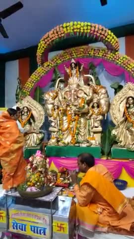 गणेश चतुर्थी की हार्दिक मंगलमय शुभकामनाएँ
करैला बाग कालोनी ( लाल कालोनी ) में भगवान गणपति जी का पूजन अर्चन किया ।
#गणेश_चतुर्थी #ganeshotsav2022