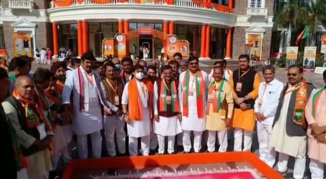 #मध्यप्रदेश में नेतृत्व परिवर्तन को लेकर भाजपा के दिग्गज नेता का बड़ा बयान।
#ShivrajSinghChouhan #narottammishra